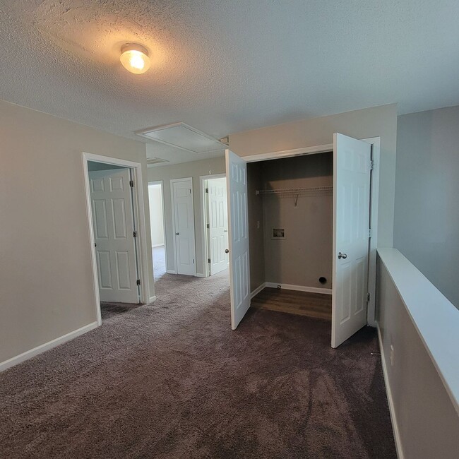 Building Photo - Newer Home For Rent 2 Story - Just Like Br...