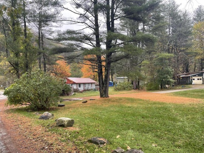 Building Photo - 100 Tonys Ln