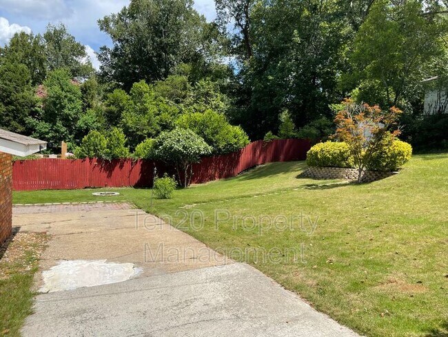 Building Photo - 4204 Wilbur Dr