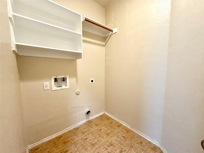 Building Photo - 1213 Rainbow Parke Dr