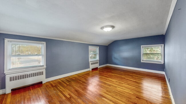 Building Photo - 72 Woodycrest Dr