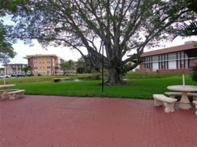 Building Photo - 2901 NW 47th Terrace