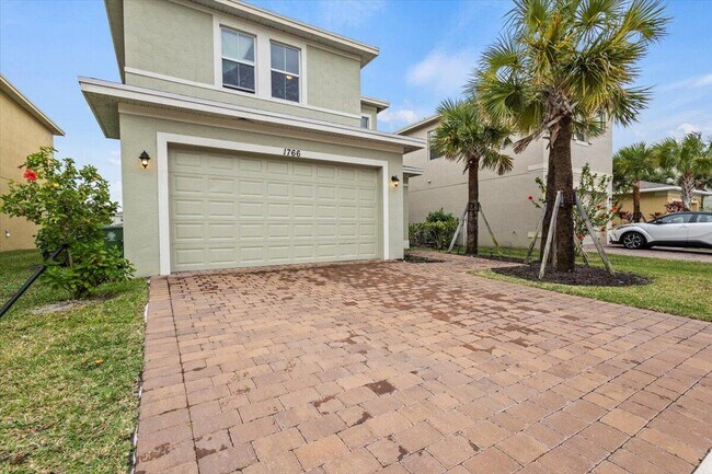 Building Photo - 1766 NW Cataluna Cir
