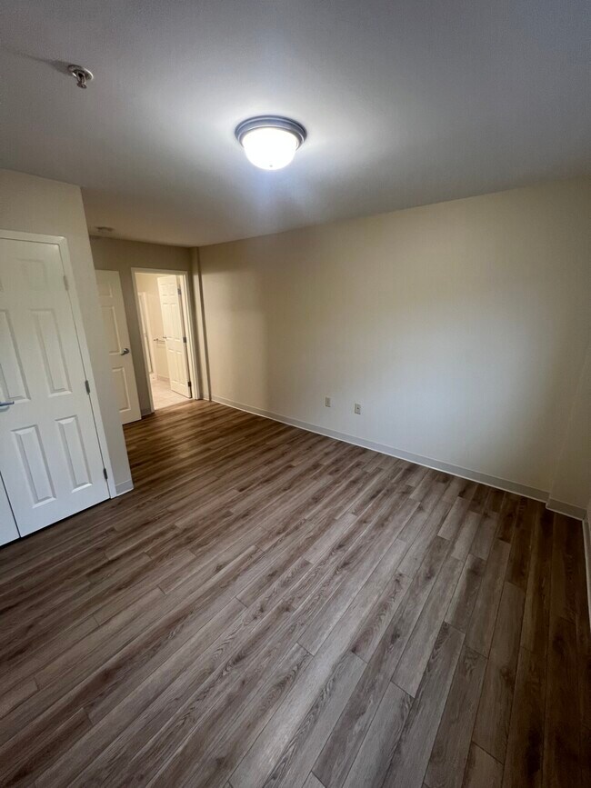 Building Photo - 10 Florence St