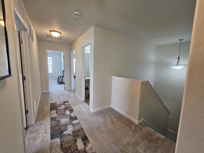 Building Photo - Like new!! 3-bedroom, 3-bathroom rental in Lorson Ranch community!