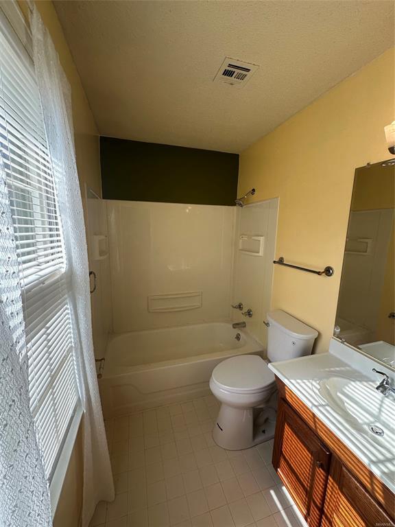 Building Photo - 743 Leicester Dr