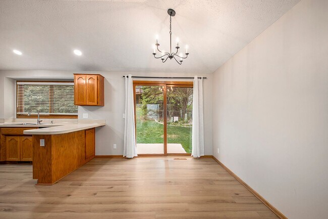 Building Photo - 13568 Margo St