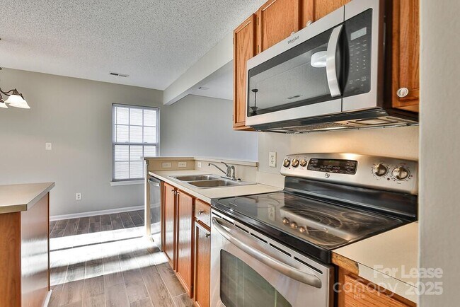 Building Photo - 9522 Bird Watch Ln