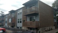 Building Photo - QUAINT 2 Bed 1 Bath Apartment in Louisville-Available April 1st