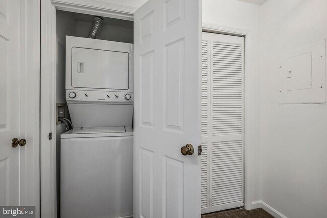 Building Photo - 9259 Cardinal Forest Ln