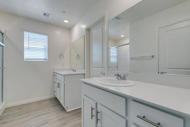 Building Photo - BEAUTIFUL NEW BUILD WITH 3 BEDROOMS, 2.5 B...