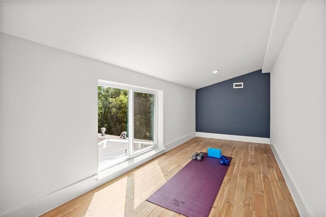 Building Photo - 3100 S 5th St