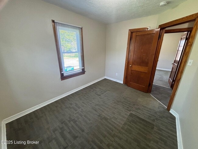 Building Photo - 136 E Harrison Ave