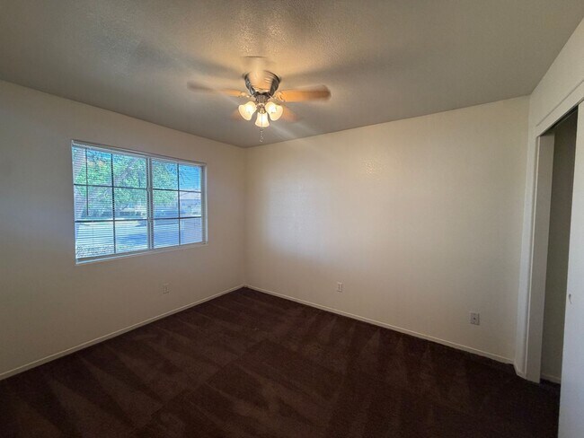 Building Photo - 4401 Pebble Creek Dr