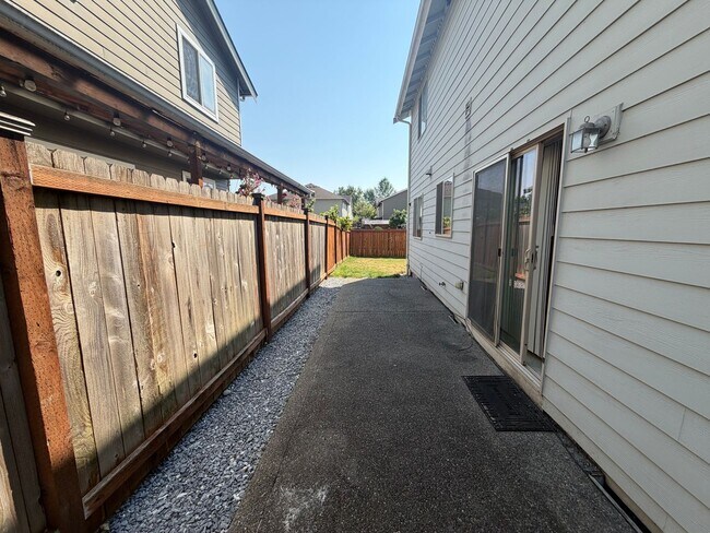 Building Photo - 9411 10th Ave Ct E