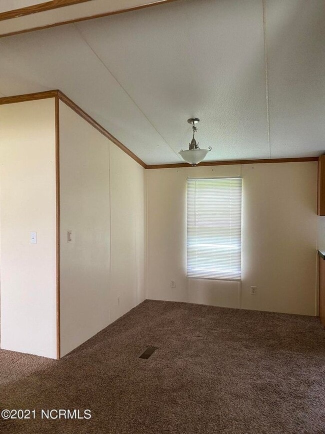 Building Photo - Welcome to Aberdeen Acres!