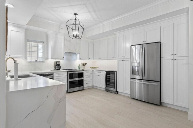 Building Photo - 102 Yacht Harbor Dr