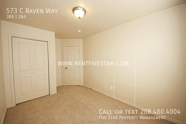 Building Photo - 573 Raven Way