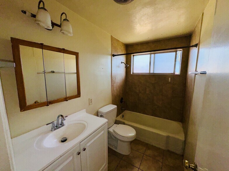 Building Photo - 920 N 1st St