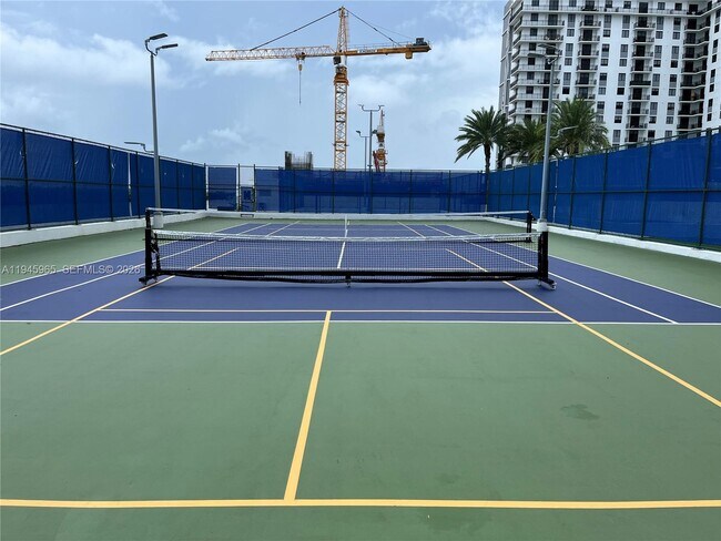 Building Photo - 16385 Biscayne Blvd