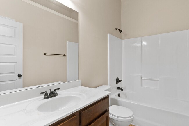 Building Photo - 4444 Grove Landing Dr