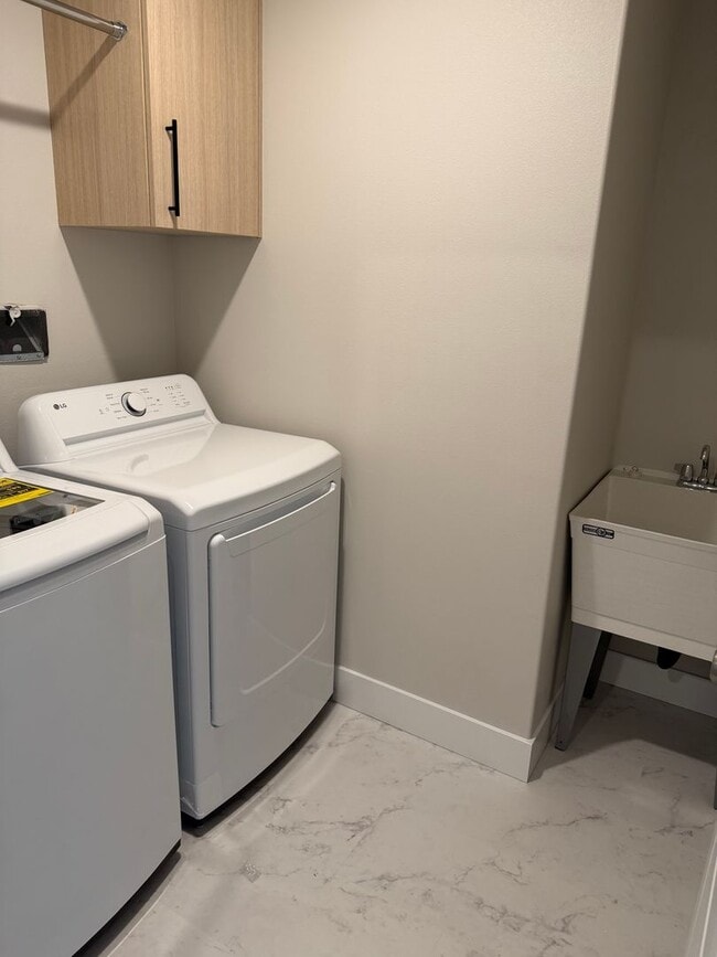 Building Photo - Brand New Four Bedroom Home For Rent: MOVE IN SPECIAL: Move in on or before Dec 15th and get $500...