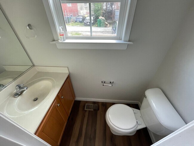 Building Photo - Available Now! | Spacious 4-Bedroom Home | Close to VCU