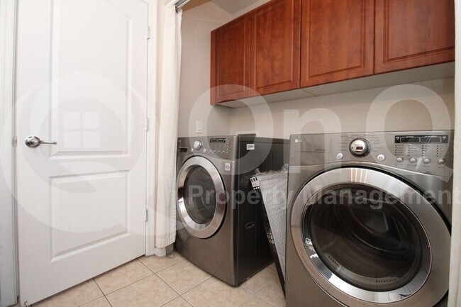 Building Photo - 705 W Queen Creek Rd