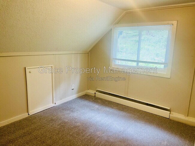 Building Photo - 3294 Smith Hill Rd