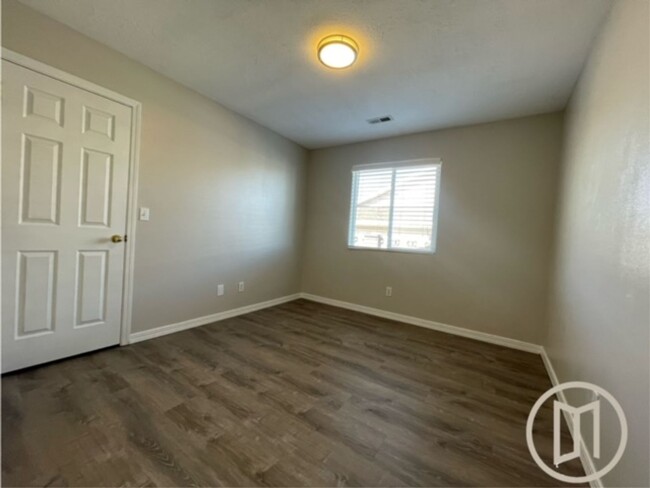 Building Photo - 3 Bed 2 Bath Home in Cedar City