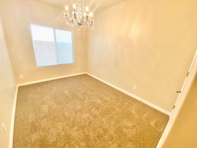 Building Photo - WONDERFUL HENDERSON HOME 3 BEDROOM / 2.5 BATH TWO STORY HOME WITH 2 CAR GARAGE