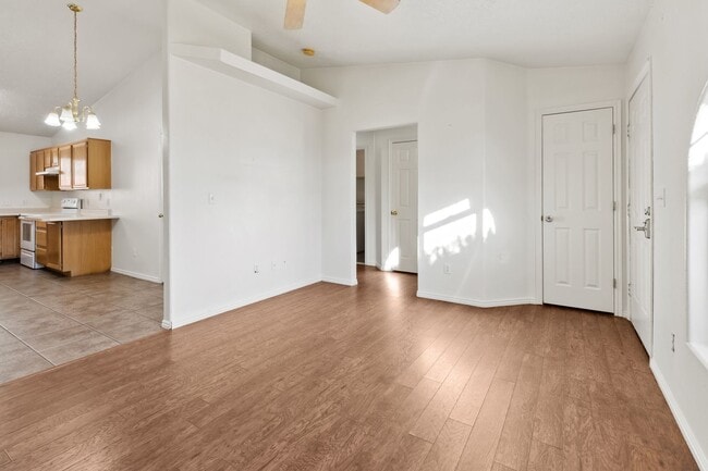 Building Photo - Tri-Plex for Rent