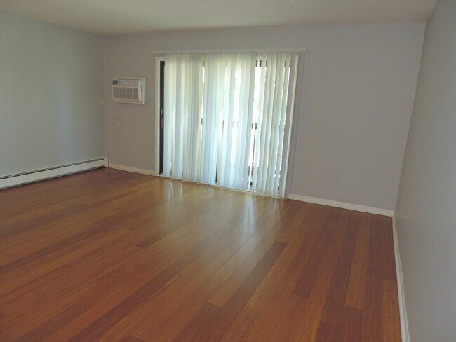 Building Photo - 7425 Brookdale Dr