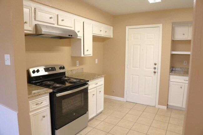 Building Photo - 2327 Shadbury Ct