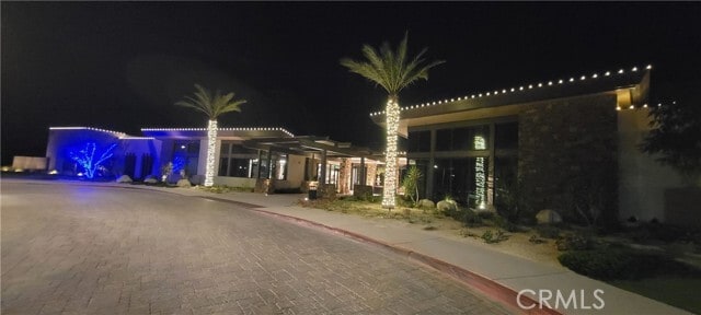 Building Photo - 82 Burgundy