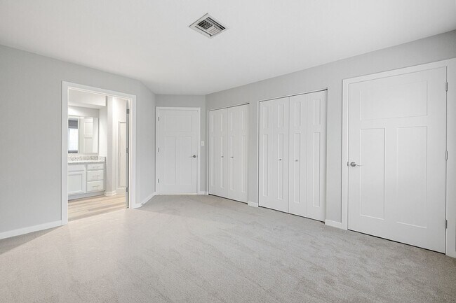 Building Photo - RENOVATED Condo Style Lower 1 Bedroom 1 Bathroom Apartment Available at Park Terrace Apartments