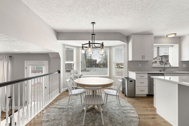 Building Photo - 1162 Cave Hollow Ln