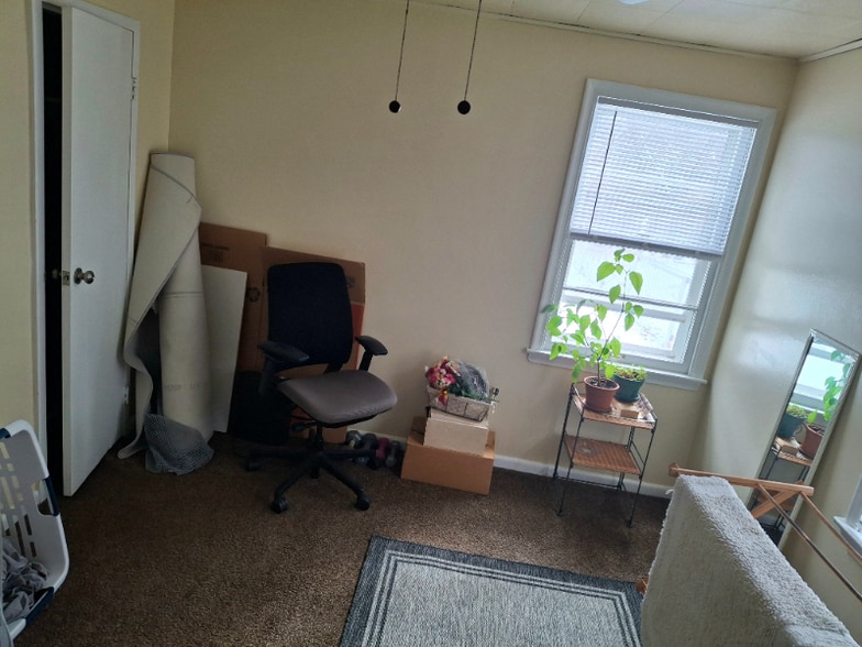 Building Photo - 8317 W Dana St