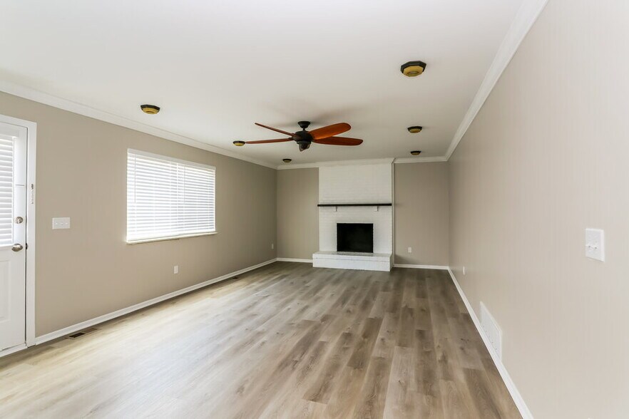 Building Photo - 5102 Merry Oak Ct