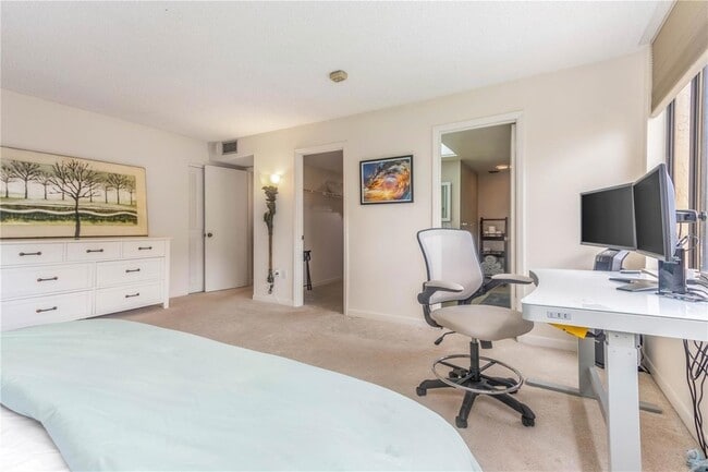 Building Photo - 700 Island Way