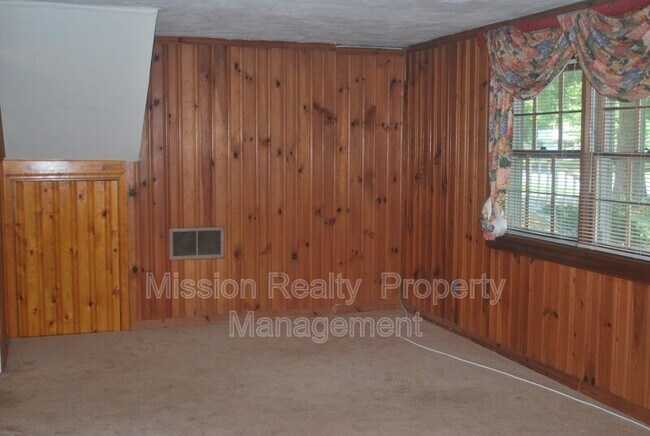 Building Photo - 7107 Galax Rd
