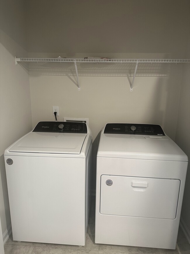 Building Photo - 405 Diversity Wy