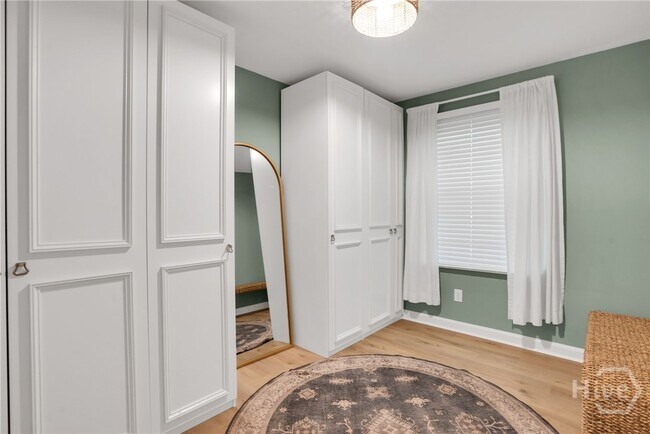 Building Photo - 9 Hillyer Dr