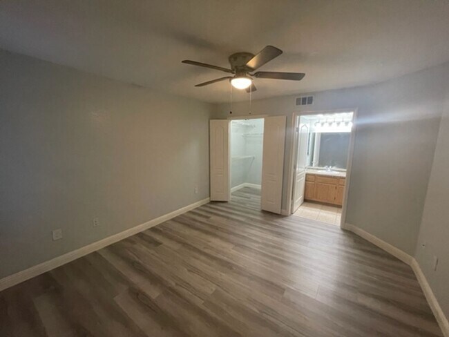 Building Photo - AWESOME 2 BEDROOM UPGRADED CONDO NEAR STRIP W/ RV PARKING!!!