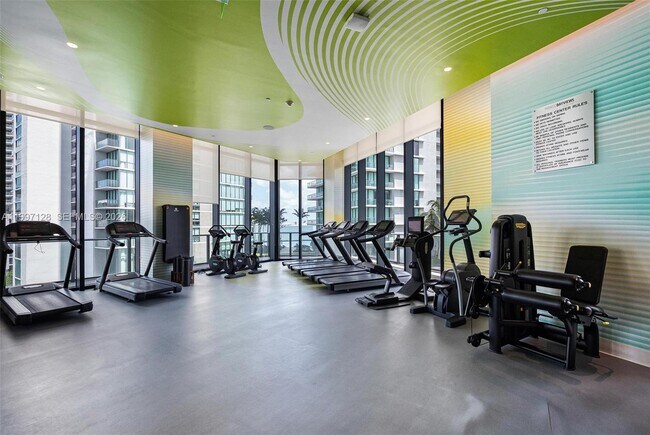 Building Photo - 501 NE 31st St