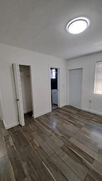 Building Photo - 1703 Thomas St