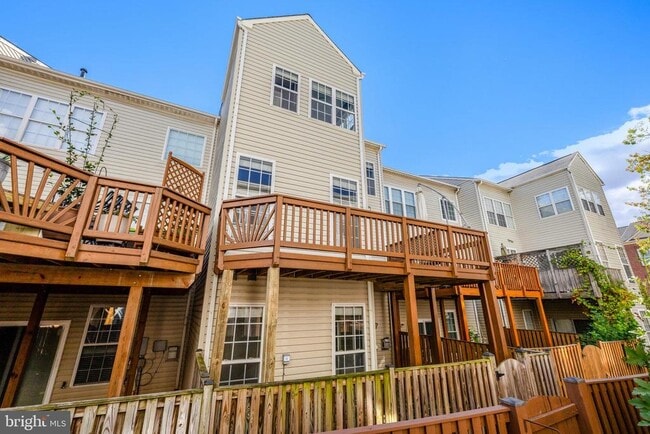 Building Photo - 12913 Wood Cres Cir