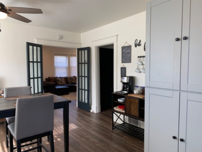 Building Photo - 201 E 26th St