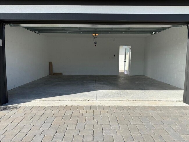 Building Photo - 591 Pothos St