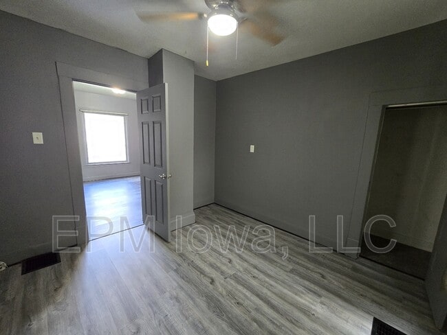 Building Photo - 709 Kern St